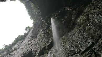 高山岩石拍摄视频流水瀑布武隆视频的预览图